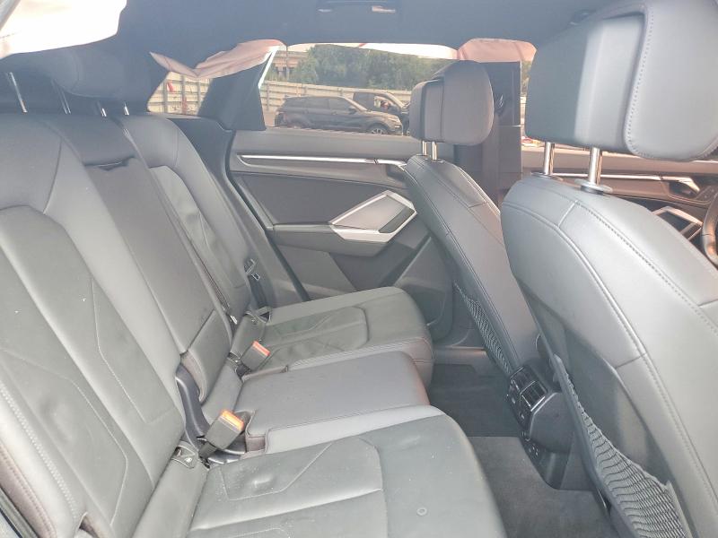 63126076 :رقم المزاد ، WA1EECF39N1081456 vin ، 2022 Audi Q3 مزاد بيع