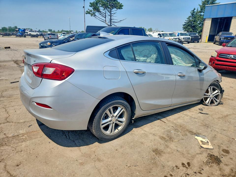 Продаж на аукціоні авто 2018 Chevrolet Cruze, vin: 1G1BE5SM0J7112399, номер лоту: 60584226