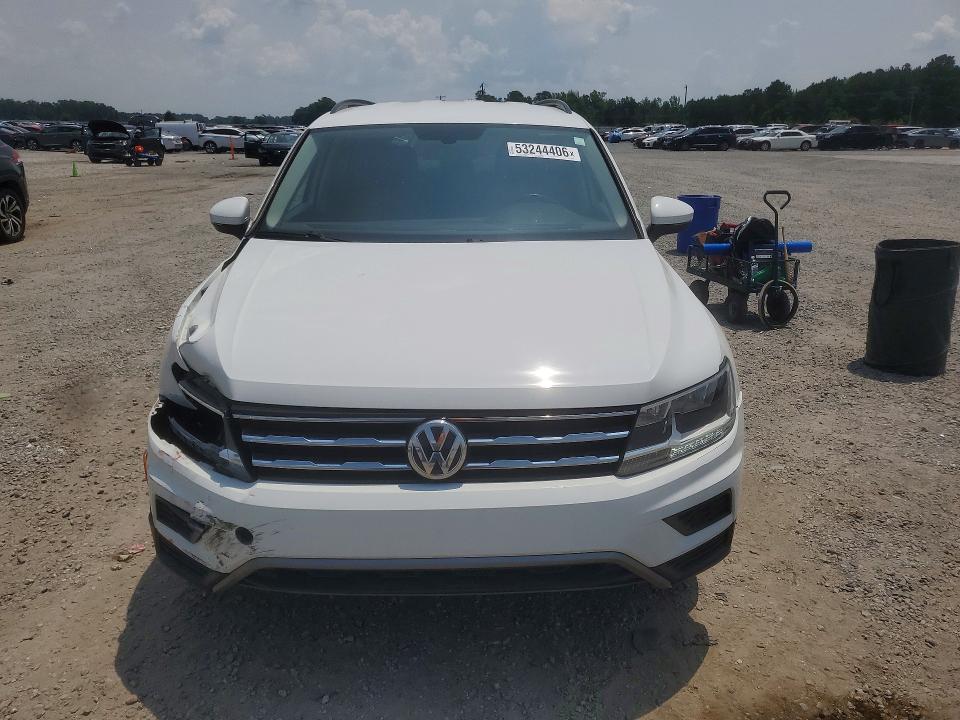 53244406 :رقم المزاد ، 3VV3B7AX7JM073958 vin ، 2018 Volkswagen Tiguan مزاد بيع