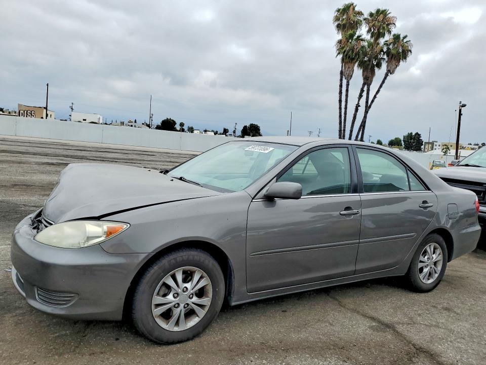 59731096 :رقم المزاد ، 4T1BF32K96U626439 vin ، 2006 Toyota Camry مزاد بيع
