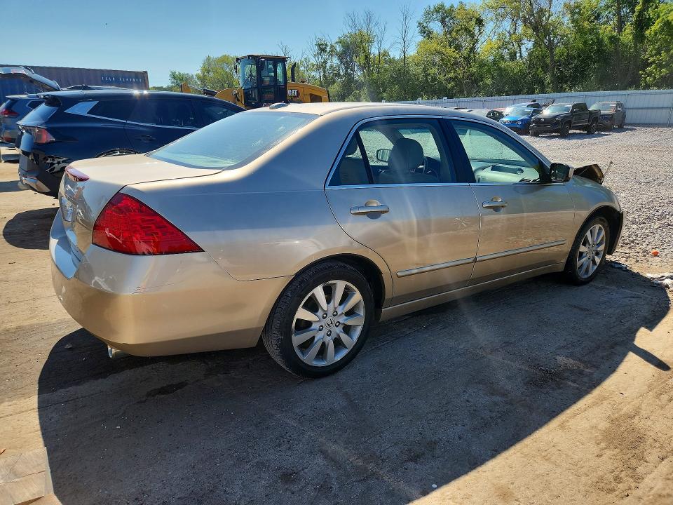 62984666 :رقم المزاد ، 1HGCM66517A040844 vin ، 2007 Honda Accord مزاد بيع