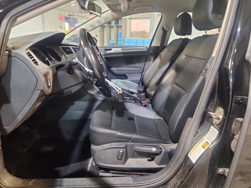 61180986 :رقم المزاد ، 3VW217AU9HM072286 vin ، 2017 Volkswagen Golf مزاد بيع