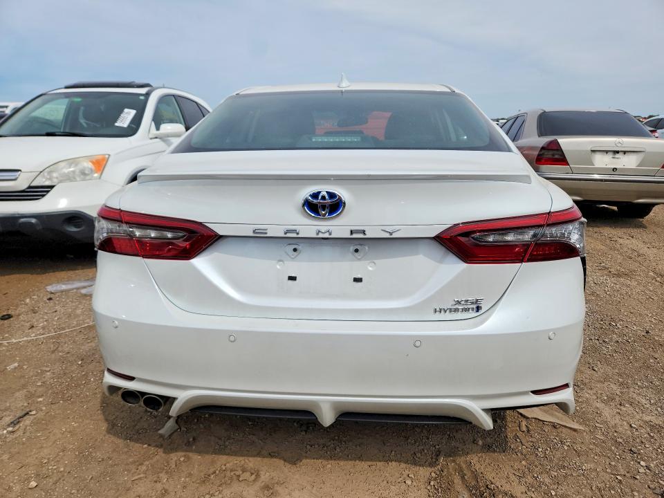 60683836 :رقم المزاد ، 4T1K31AK8NU572273 vin ، 2022 Toyota Camry مزاد بيع