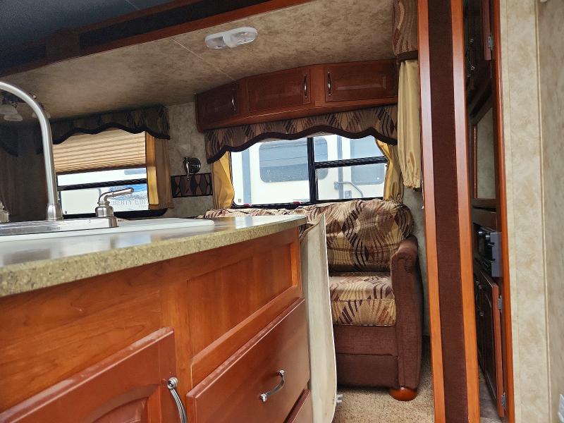 63210526 :رقم المزاد ، 4YDT31S23CV503020 vin ، 2012 Keystone Cougar مزاد بيع