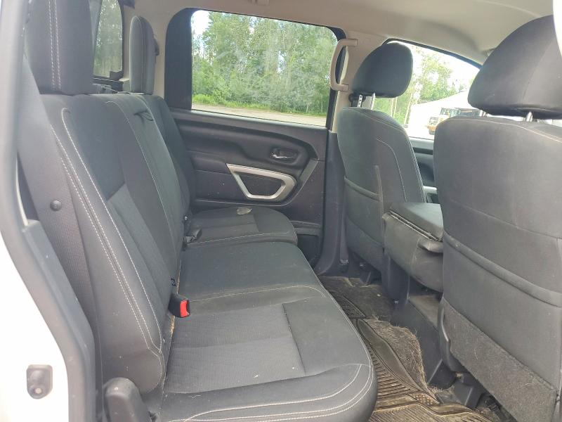 61354156 :رقم المزاد ، 1N6AA1EJ6JN528491 vin ، 2018 Nissan Titan مزاد بيع
