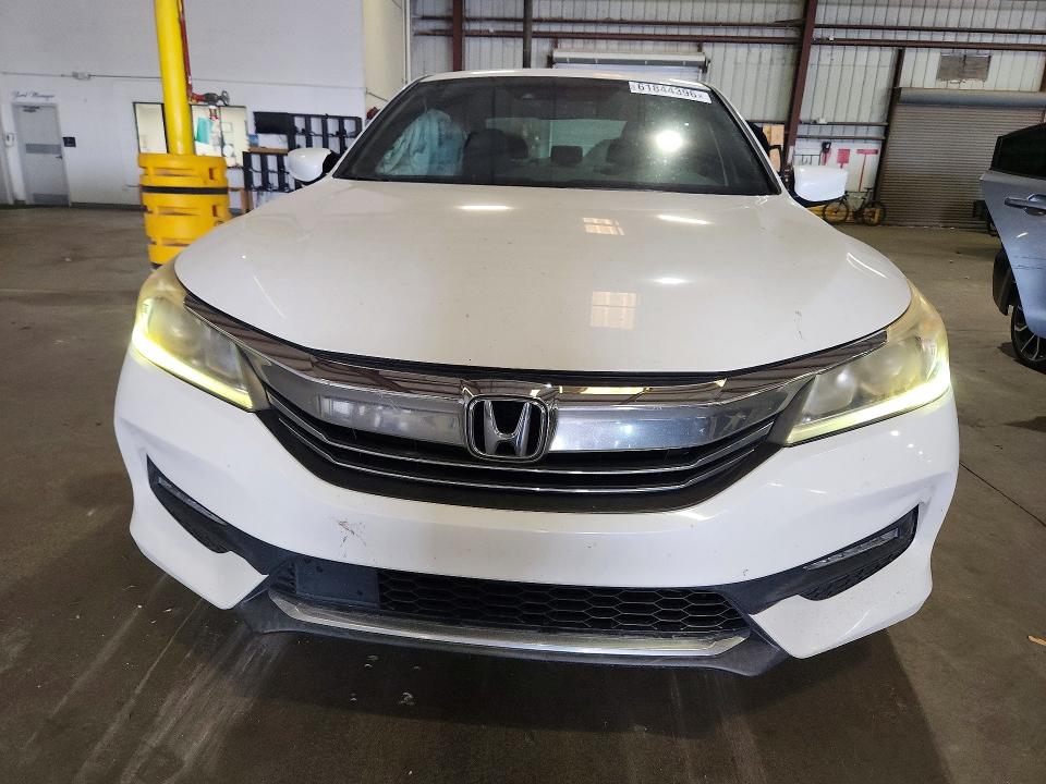 Aukcja sprzedaży 2017 Honda Accord, vin: 1HGCR2F67HA183351, numer aukcji: 61844396