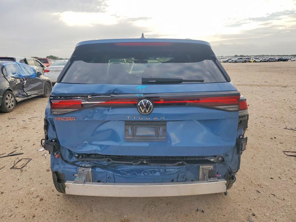 60060216 :رقم المزاد ، 3VVNR7RM4SM073240 vin ، 2025 Volkswagen Tiguan مزاد بيع