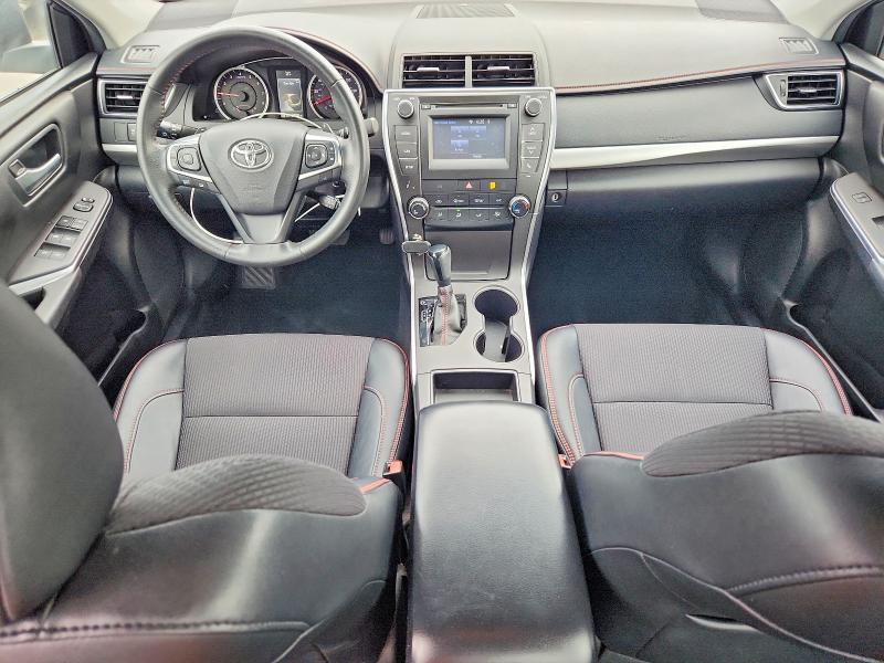 61886476 :رقم المزاد ، 4T1BF1FK2HU624050 vin ، 2017 Toyota Camry مزاد بيع