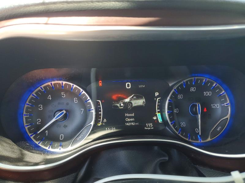 60761256 :رقم المزاد ، 2C4RC1GG0HR525746 vin ، 2017 Chrysler Pacifica مزاد بيع