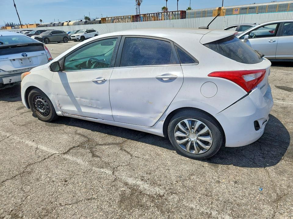 2016 Hyundai Elantra Gt მანქანა იყიდება აუქციონზე, vin: KMHD35LH9GU252092, აუქციონის ნომერი: 62331196