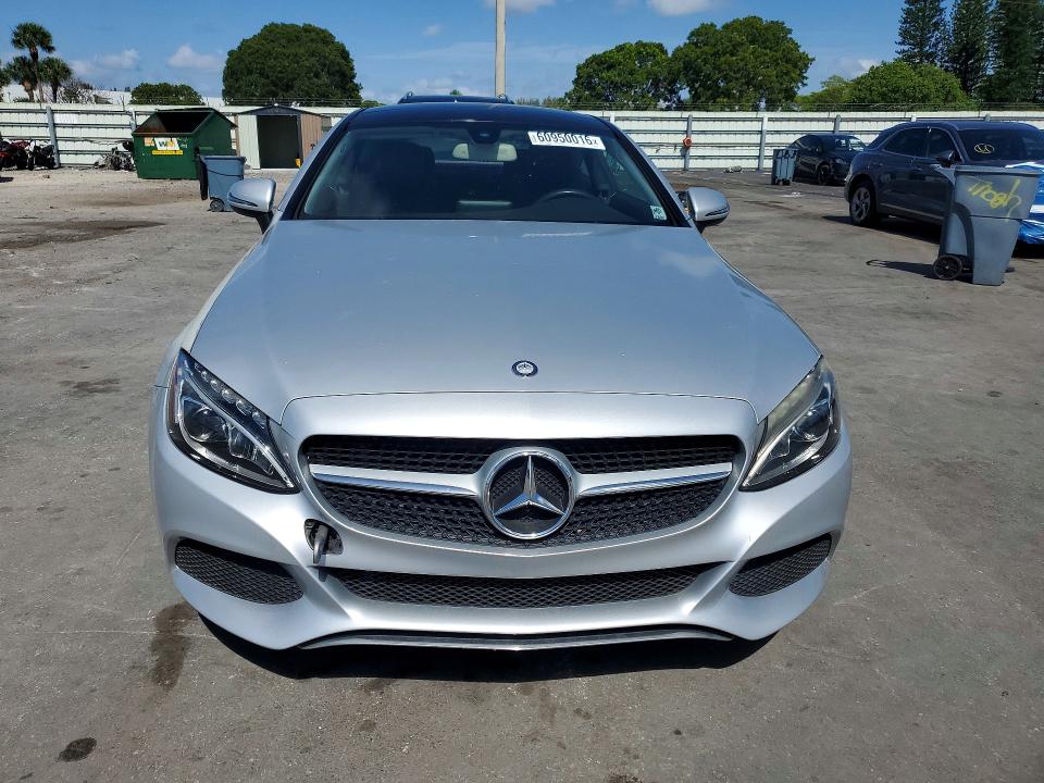 60950016 :رقم المزاد ، WDDWJ4JB6HF328505 vin ، 2017 Mercedes-benz C مزاد بيع