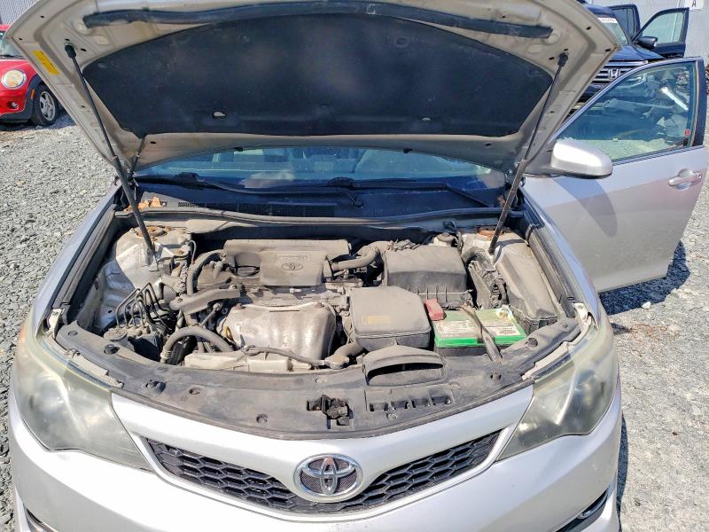 60563276 :رقم المزاد ، 4T1BF1FKXEU329516 vin ، 2014 Toyota Camry مزاد بيع
