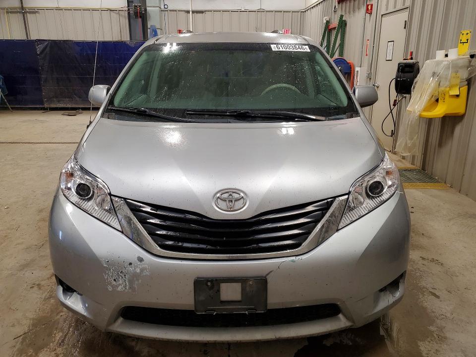 Продаж на аукціоні авто 2011 Toyota Sienna, vin: 5TDJK3DC1BS014512, номер лоту: 61003846