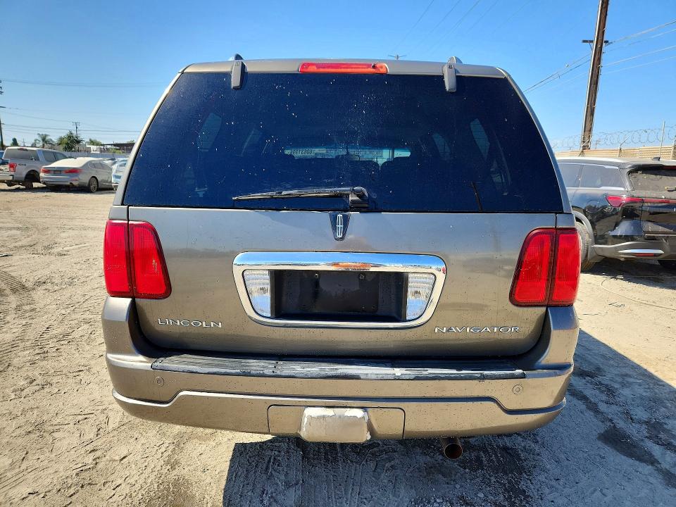 60631996 :رقم المزاد ، 5LMFU27R53LJ47148 vin ، 2003 Lincoln Navigator مزاد بيع