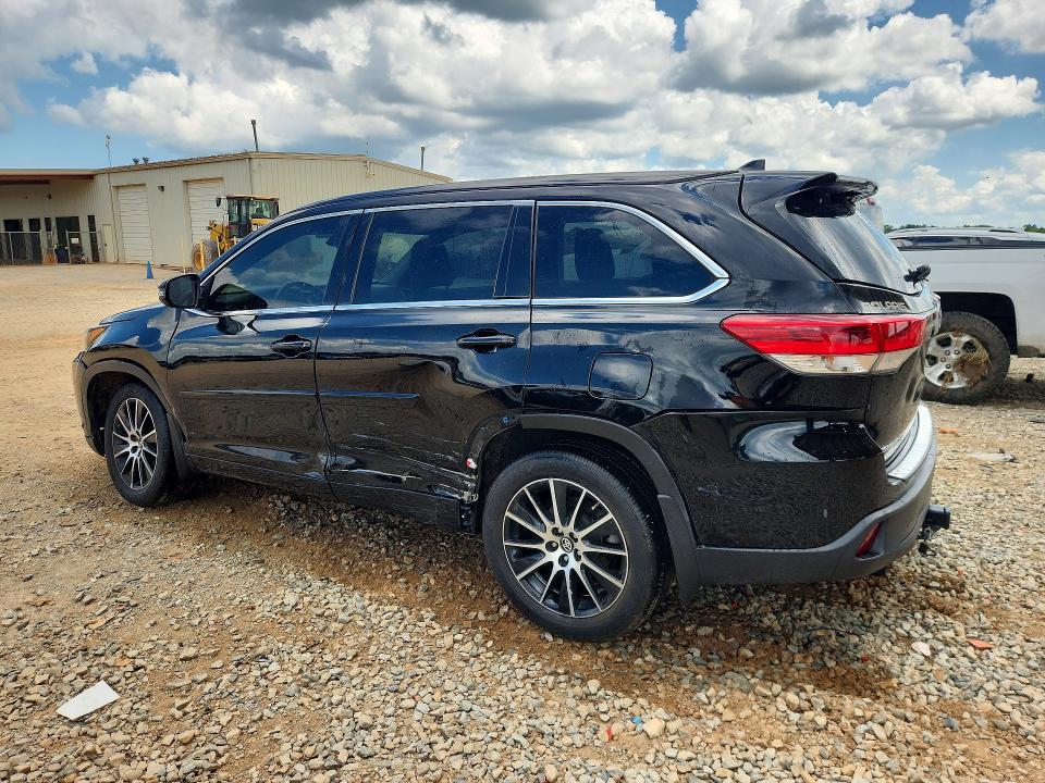 Auction sale of the 2017 Toyota Highlander, vin: 5TDJZRFH8HS403082, lot number: 61409316