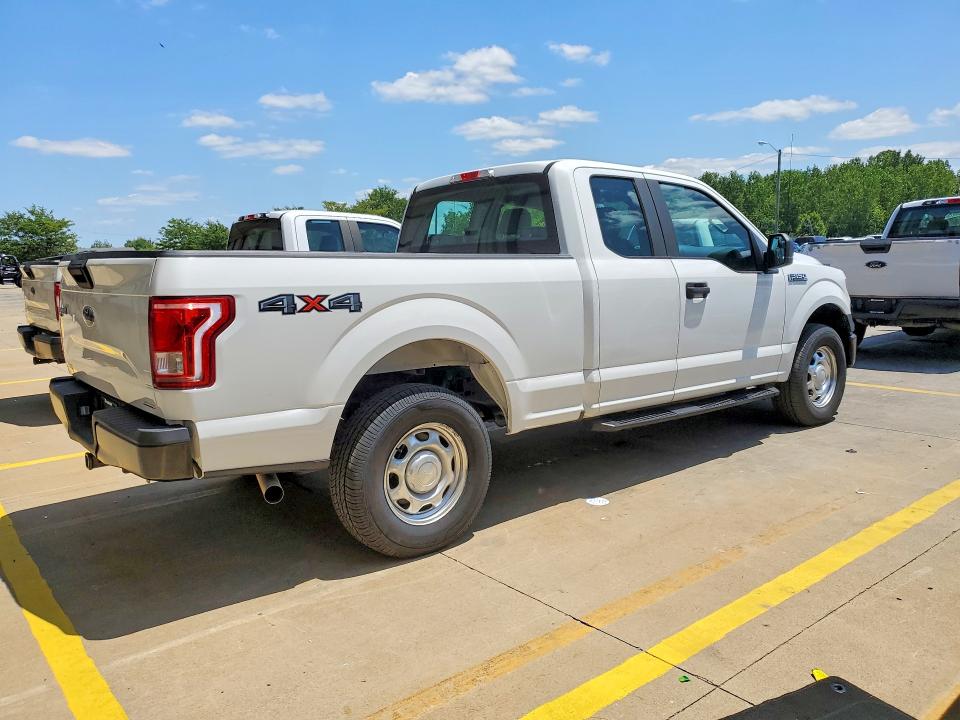 62053836 :رقم المزاد ، 1FTFX1EF2GFC90175 vin ، 2016 Ford F150 مزاد بيع