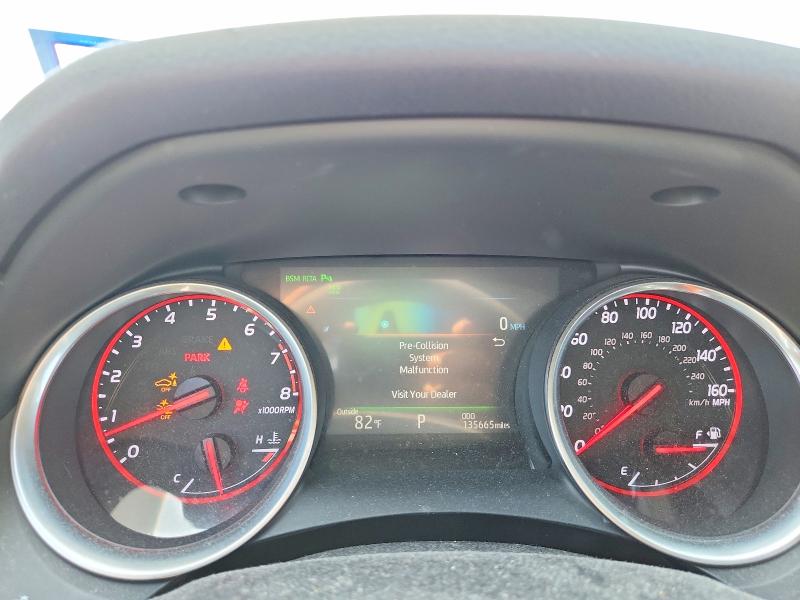 62365796 :رقم المزاد ، 4T1B61HK0JU516366 vin ، 2018 Toyota Camry مزاد بيع