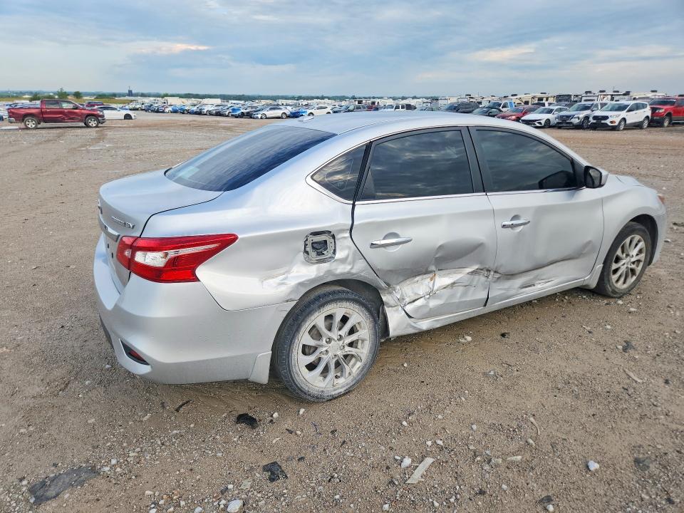 62845906 :رقم المزاد ، 3N1AB7AP5JY278437 vin ، 2018 Nissan Sentra مزاد بيع