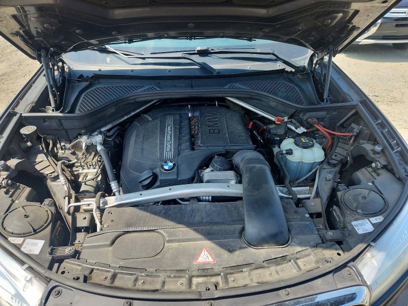 61879986 :رقم المزاد ، 5UXKR0C58G0P33363 vin ، 2016 Bmw X5 مزاد بيع