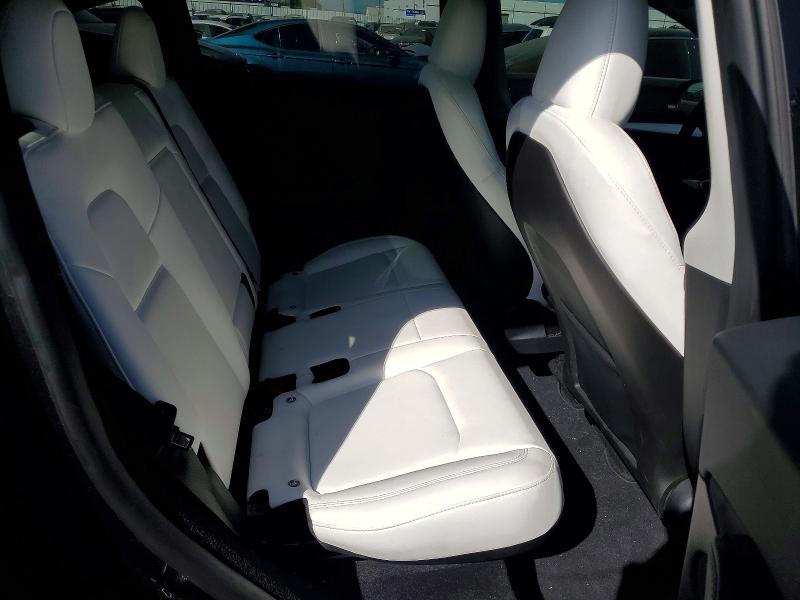 60527076 :رقم المزاد ، 7SAYGDED8RF037008 vin ، 2024 Tesla Model Y مزاد بيع