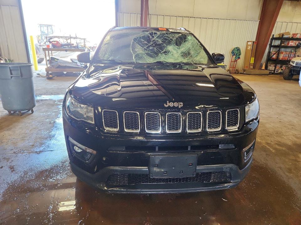 59816746 :رقم المزاد ، 3C4NJDBB6JT162261 vin ، 2018 Jeep Compass مزاد بيع