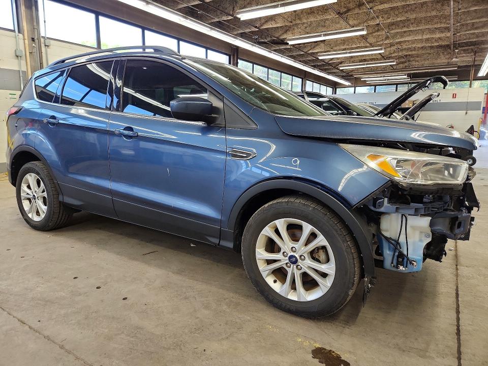 Продаж на аукціоні авто 2018 Ford Escape, vin: 1FMCU0GD8JUA03857, номер лоту: 61370286