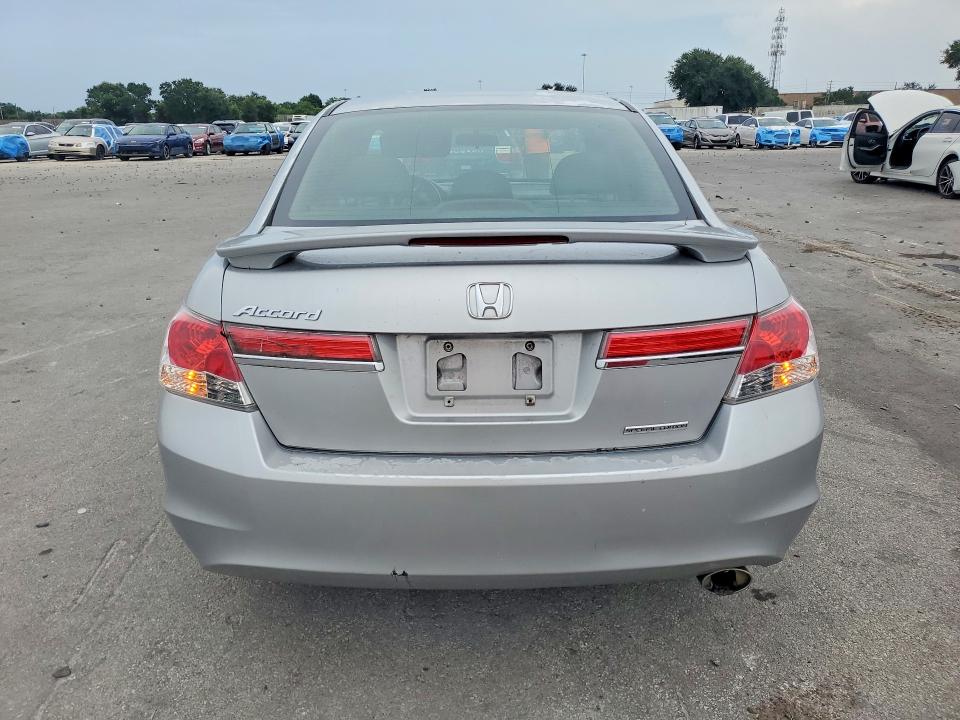 60712206 :رقم المزاد ، 1HGCP2F62CA042038 vin ، 2012 Honda Accord مزاد بيع