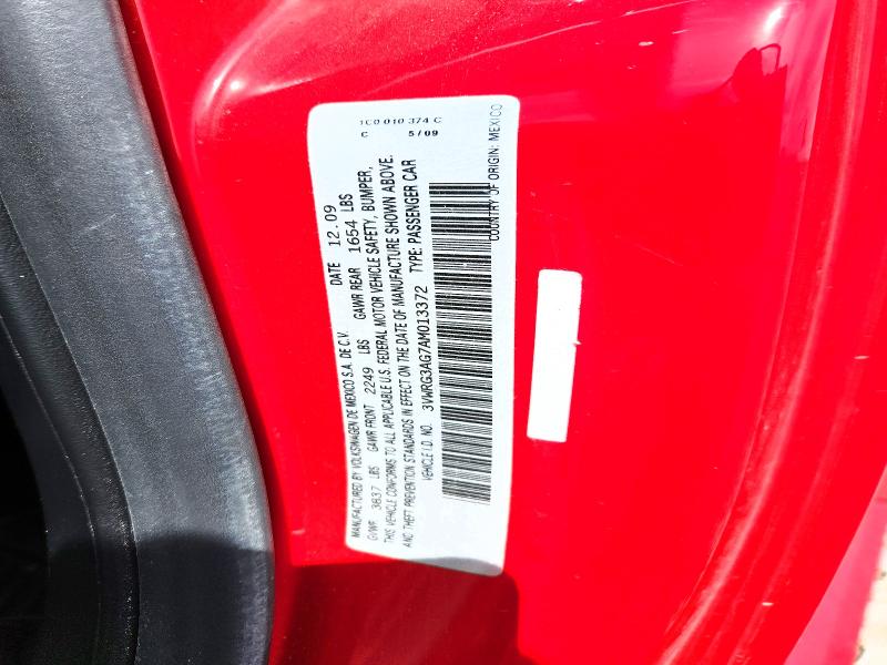 60819066 :رقم المزاد ، 3VWRG3AG7AM013372 vin ، 2010 Volkswagen New Beetle مزاد بيع