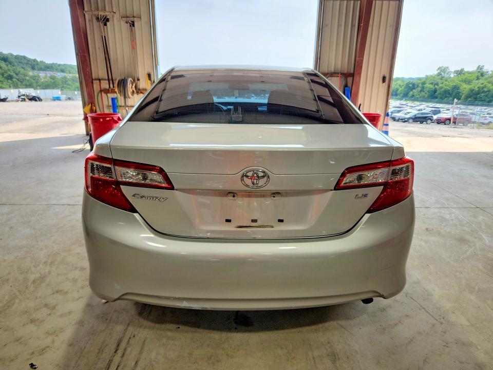 61443626 :رقم المزاد ، 4T4BF1FK4ER363358 vin ، 2014 Toyota Camry مزاد بيع