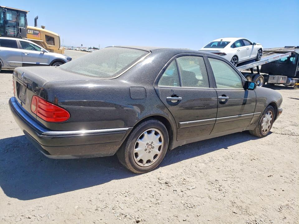1996 Mercedes-benz E მანქანა იყიდება აუქციონზე, vin: WDBJF55F0TJ020100, აუქციონის ნომერი: 62392156