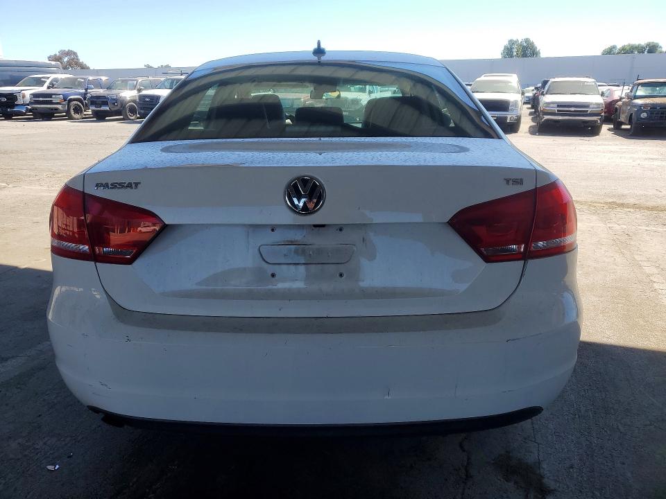 Продажа на аукционе авто 2015 Volkswagen Passat, vin: 1VWAT7A33FC095235, номер лота: 62641956