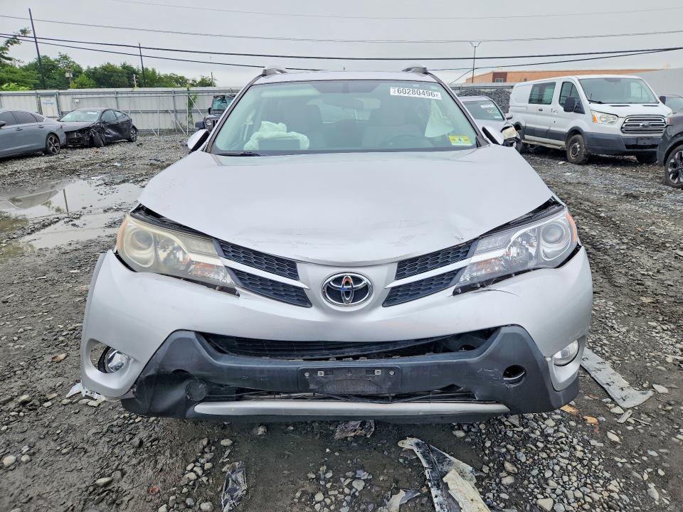 60280496 :رقم المزاد ، 2T3RFREV5FW319218 vin ، 2015 Toyota Rav4 مزاد بيع