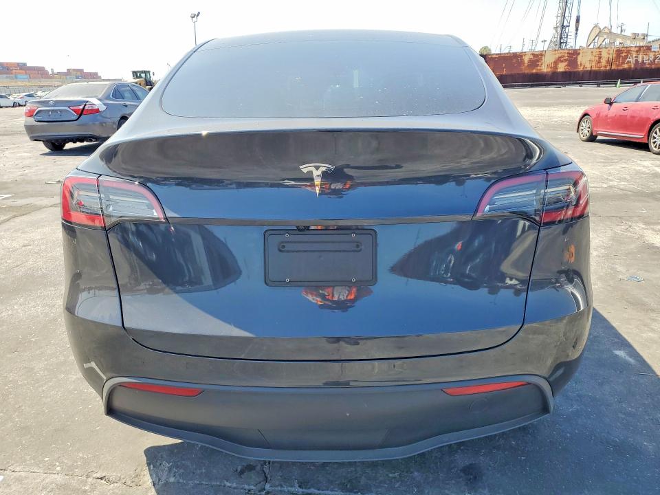 62656826 :رقم المزاد ، 7SAYGDED3SF266881 vin ، 2025 Tesla Model Y مزاد بيع