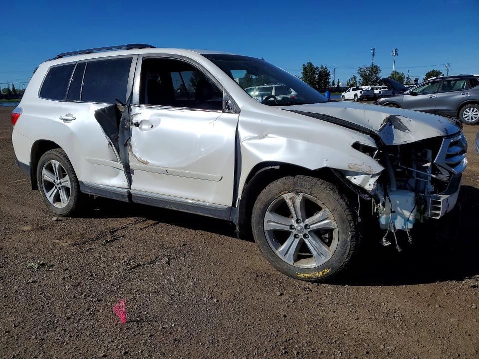 59697766 :رقم المزاد ، 5TDBK3EH1DS207972 vin ، 2013 Toyota Highlander مزاد بيع
