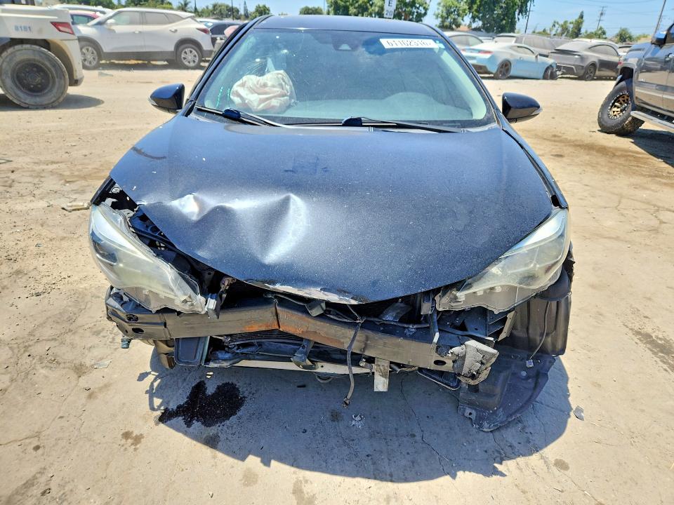 61162316 :رقم المزاد ، 5YFBURHE8HP577930 vin ، 2017 Toyota Corolla مزاد بيع