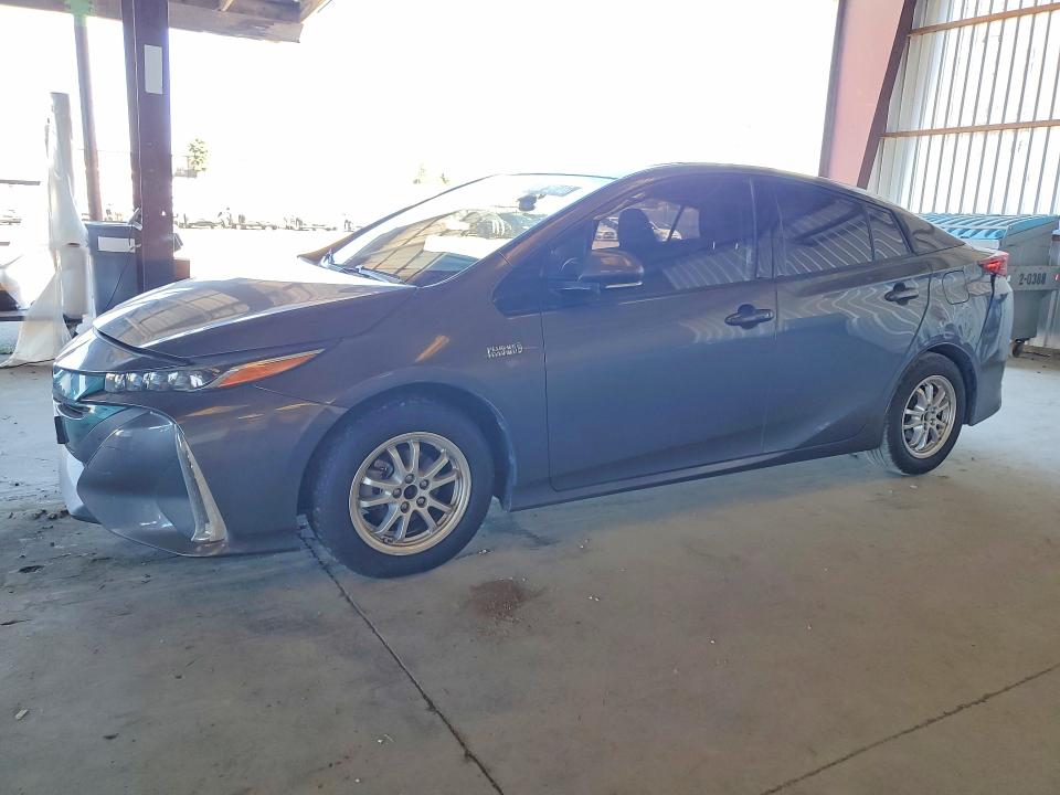 Продажа на аукционе авто 2018 Toyota Prius Prime, vin: JTDKARFP0J3081385, номер лота: 64424426
