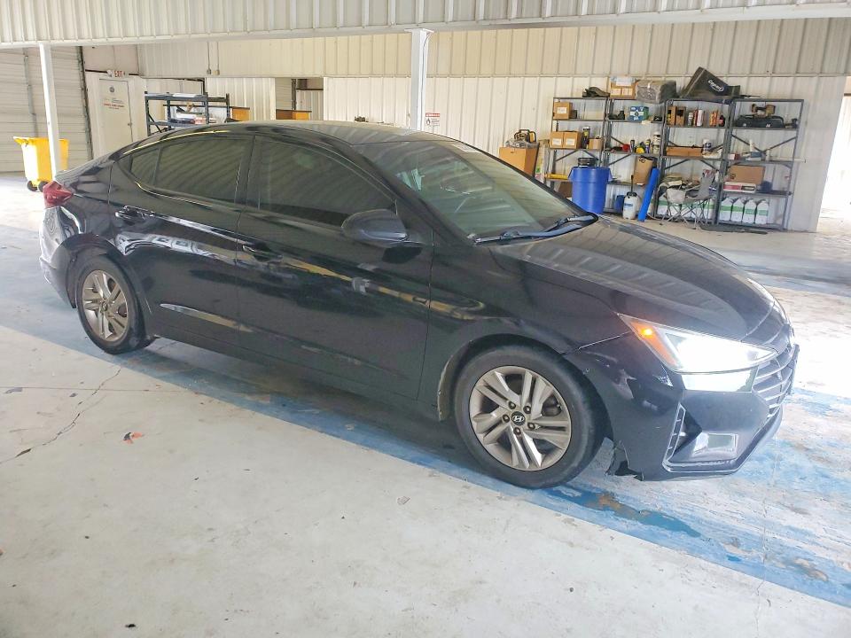 60575936 :رقم المزاد ، 5NPD84LF9KH429869 vin ، 2019 Hyundai Elantra مزاد بيع