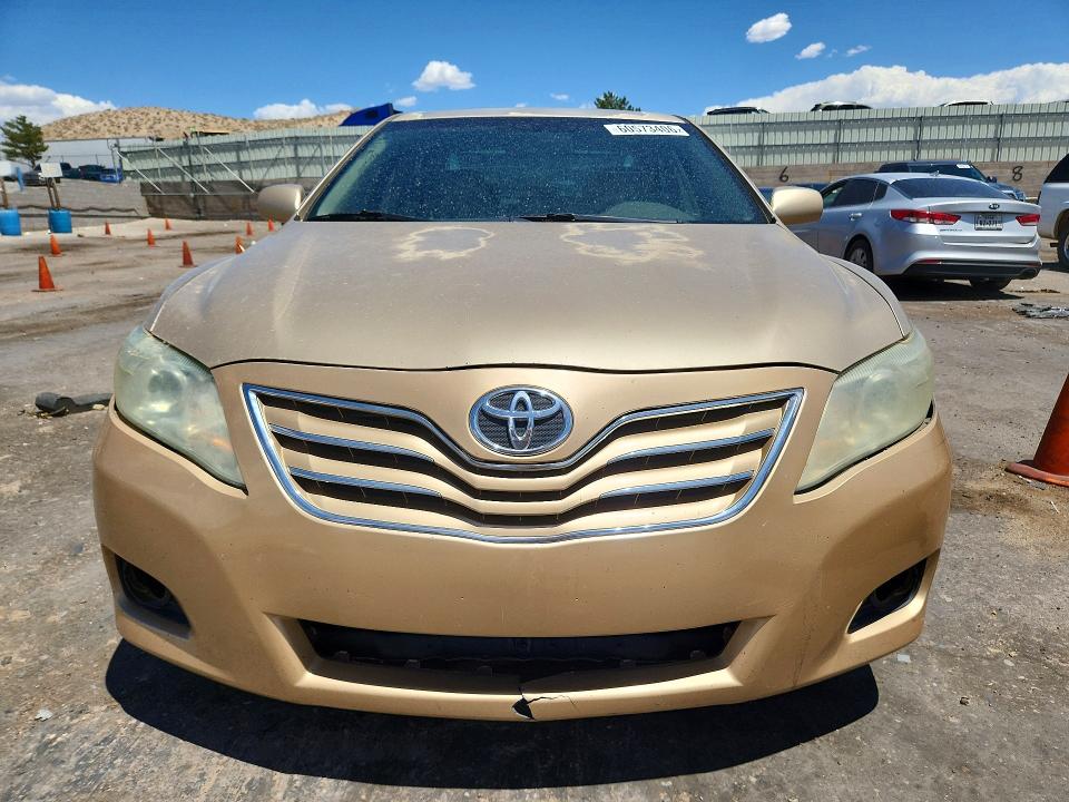 60573406 :رقم المزاد ، 4T1BF3EK2BU633027 vin ، 2011 Toyota Camry مزاد بيع