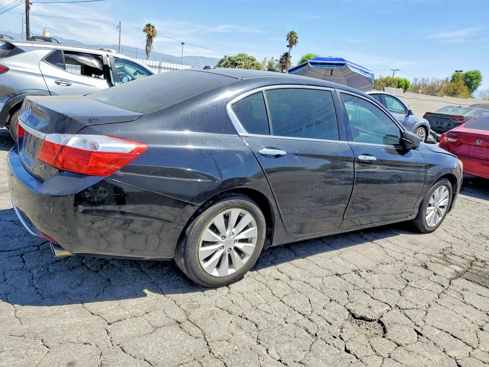 2014 Honda Accord მანქანა იყიდება აუქციონზე, vin: 1HGCR3F86EA012058, აუქციონის ნომერი: 62816806