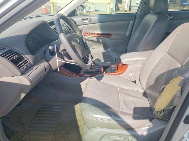 62087186 :رقم المزاد ، 4T1BE30K12U620554 vin ، 2002 Toyota Camry مزاد بيع