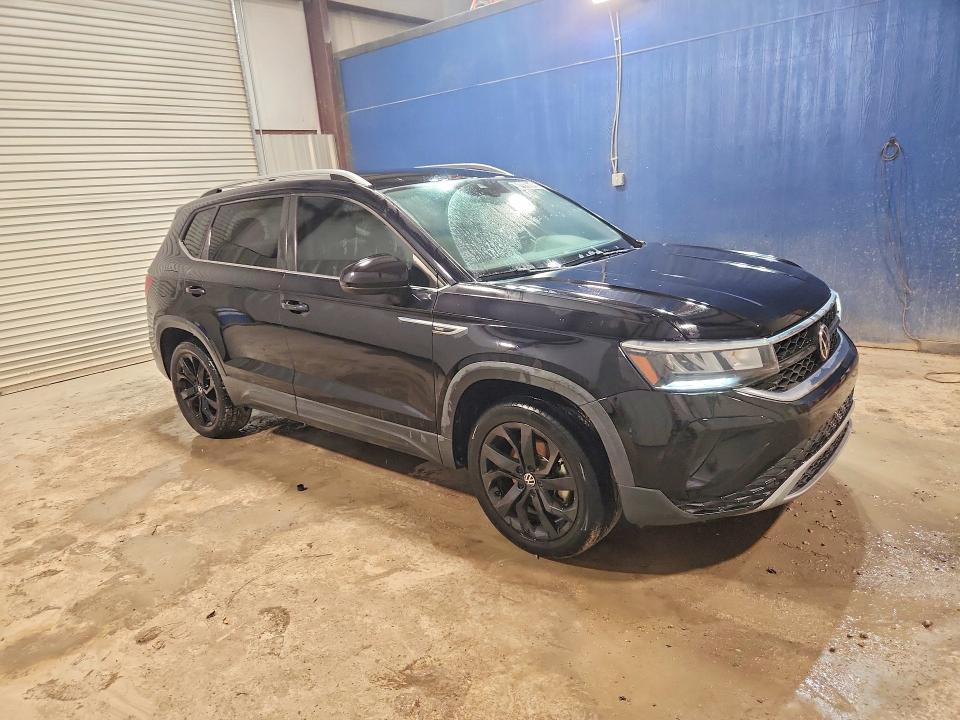 Продаж на аукціоні авто 2022 Volkswagen Taos, vin: 3VVYX7B24NM063355, номер лоту: 61916646