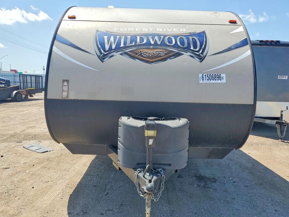 61506896 :رقم المزاد ، 4X4TWDB21J7358325 vin ، 2018 Foresriver Wildwood مزاد بيع
