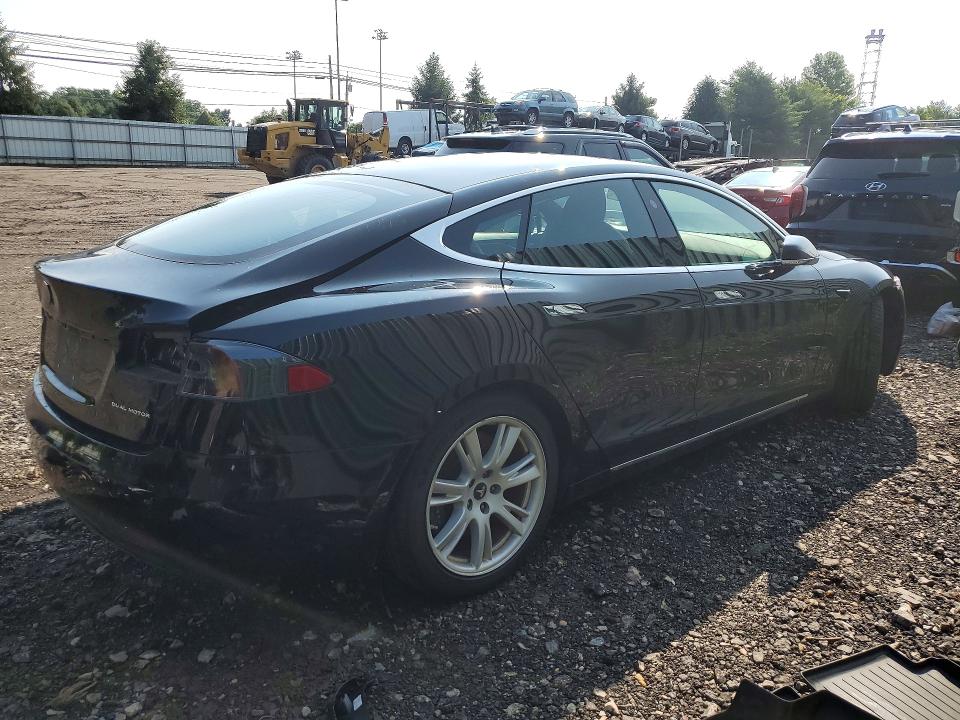 60878696 :رقم المزاد ، 5YJSA1E24MF426237 vin ، 2021 Tesla Model S مزاد بيع