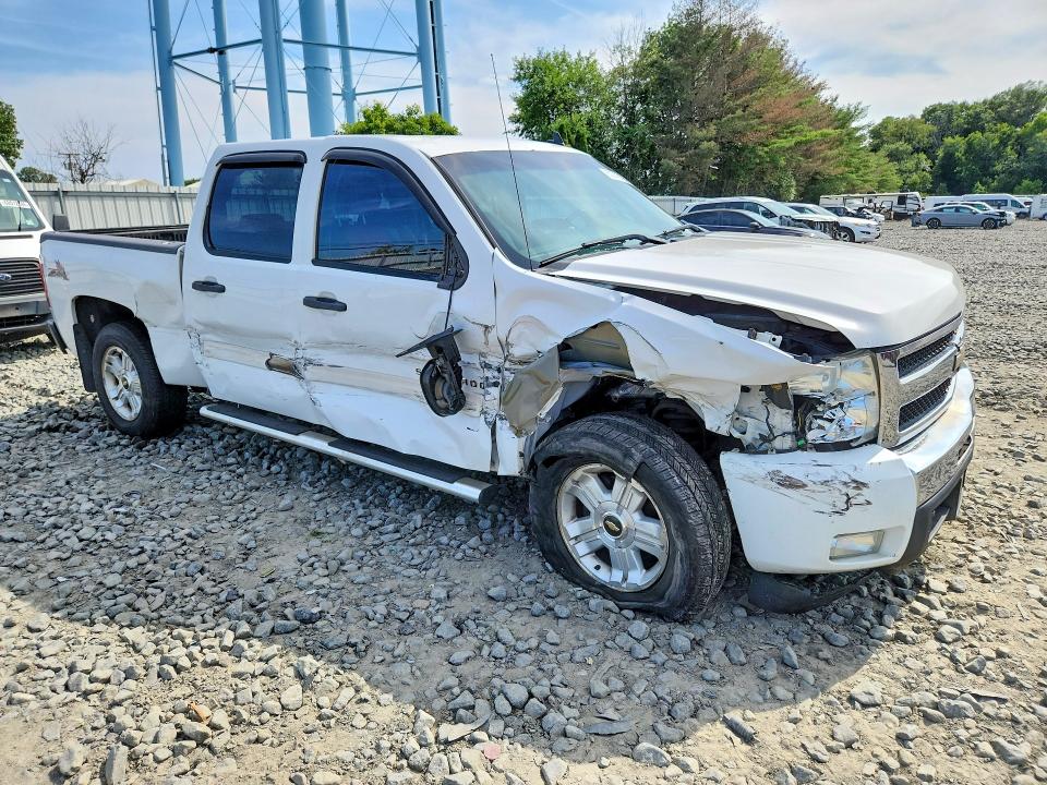 62745126 :رقم المزاد ، 3GCPKSE34BG238049 vin ، 2011 Chevrolet Silverado مزاد بيع