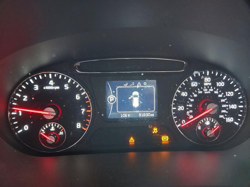 60881106 :رقم المزاد ، 5XYPGDA34JG401587 vin ، 2018 Kia Sorento مزاد بيع