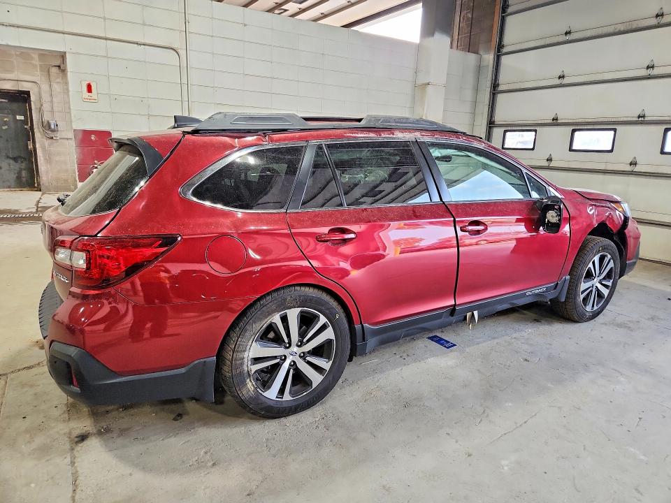 62783416 :رقم المزاد ، 4S4BSANC5J3205935 vin ، 2018 Subaru Outback مزاد بيع