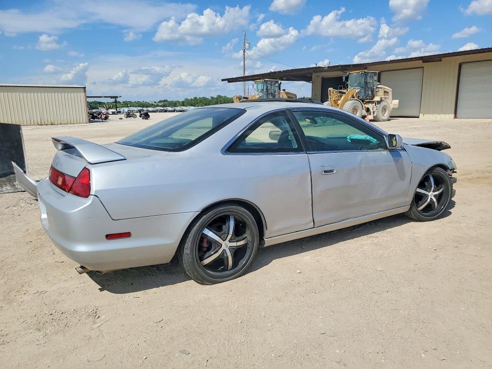 Auction sale of the 2000 Honda Accord 2d Ex, vin: 1HGCG3256YA018237, lot number: 60012426