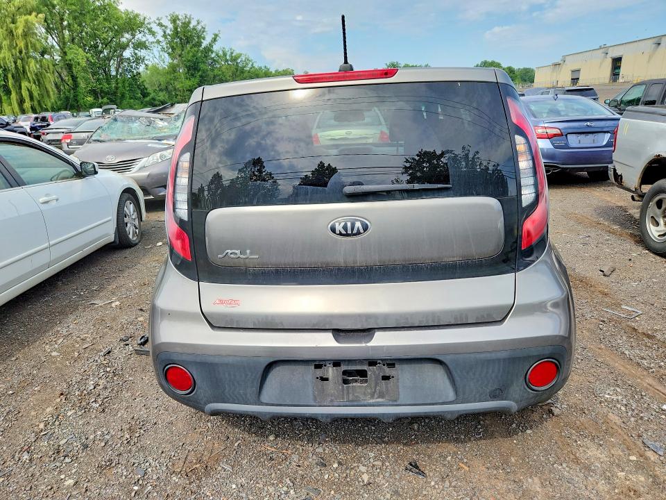Продаж на аукціоні авто 2018 Kia Soul, vin: KNDJN2A25J7602273, номер лоту: 60229746