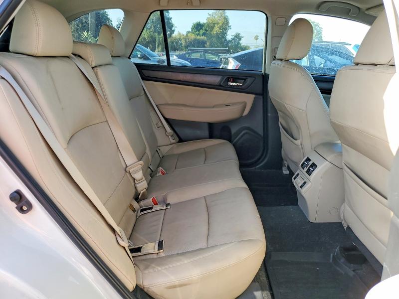 60748026 :رقم المزاد ، 4S4BSANC1J3363110 vin ، 2018 Subaru Outback مزاد بيع