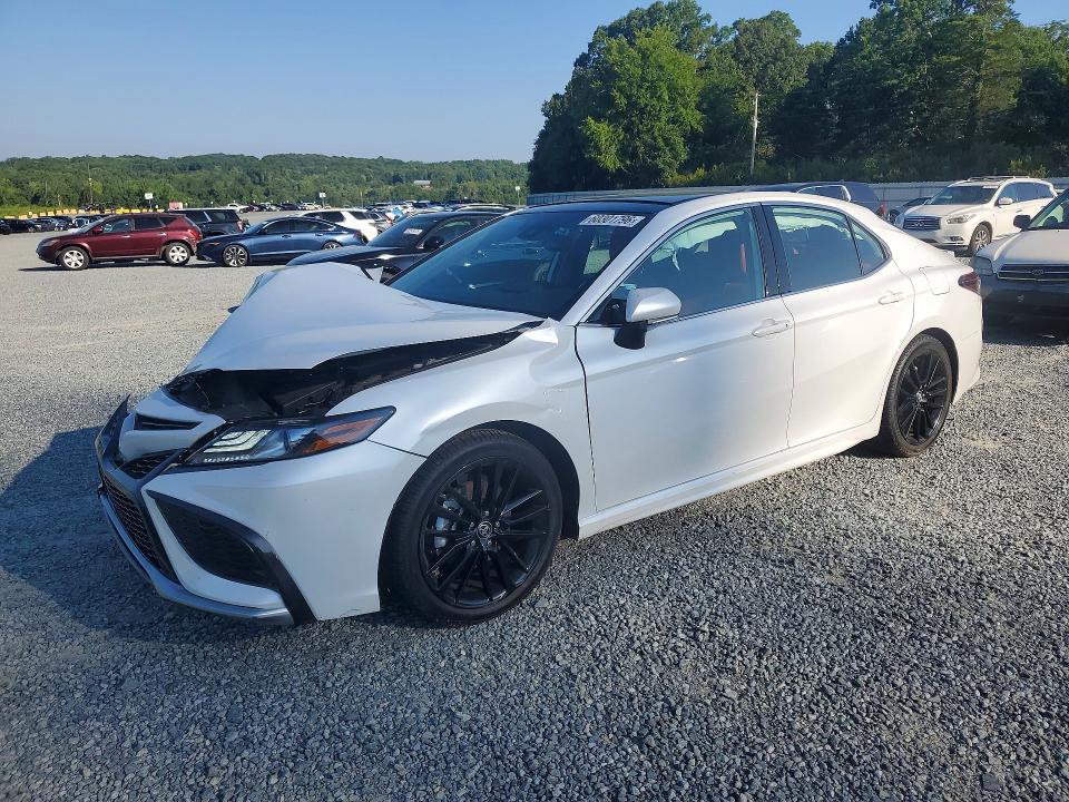 Auction sale of the 2021 Toyota Camry, vin: 4T1K61AK7MU610744, lot number: 60301796